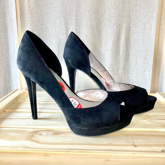 Fergalicious By Fergie Women’s Heels Black Suede Size 7.5 (Fits Size 7) - Picture 2 of 7